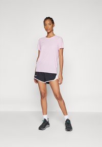 HOKA AIROLITE RUN SHORT SLEEVE - Spordi T-särk - pink twilight