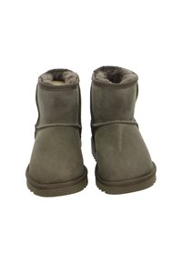 Pair of gray suede winter boots with fur lining and stitched seams, viewed from the front on a white background.