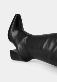 Bershka Vysoká obuv - black