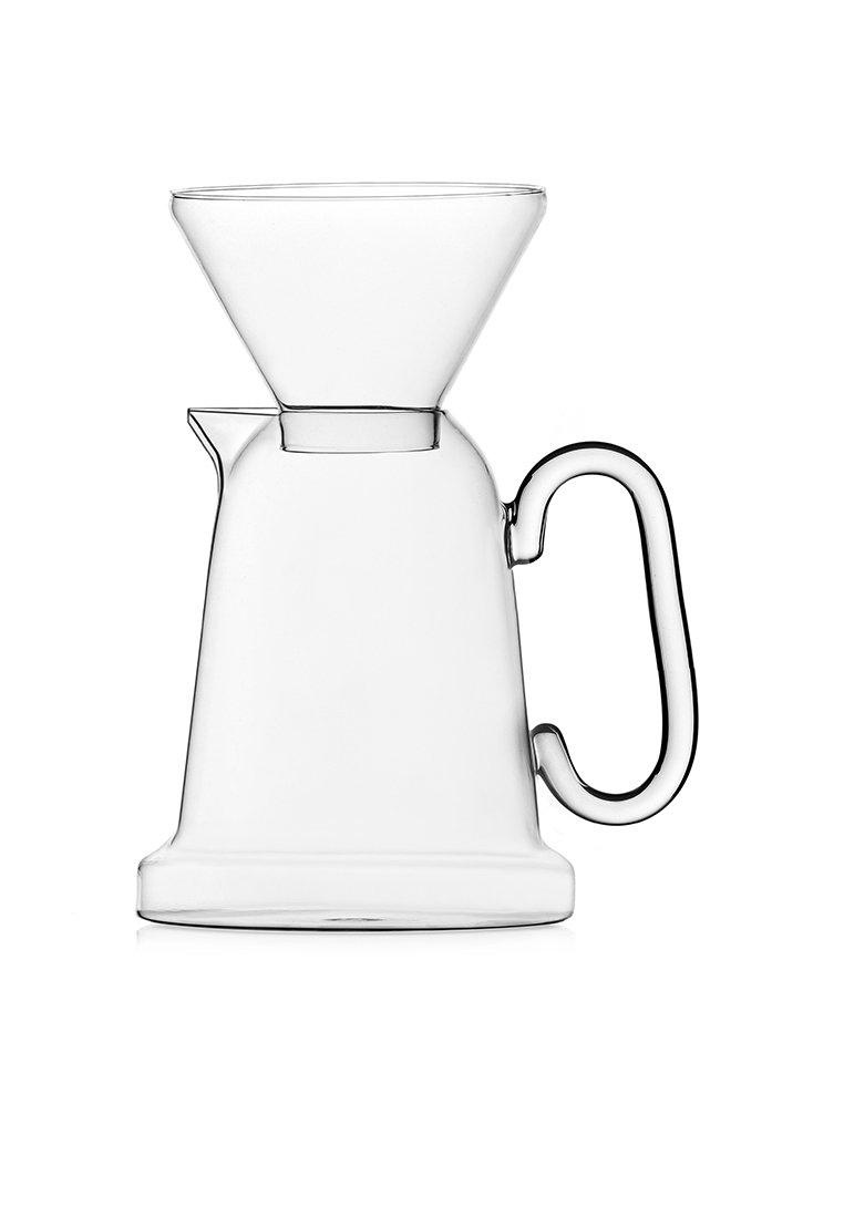 Przezroczysty szklany dripper do kawy o kształcie leja, okrągłej podstawie i uchwycie. Gładka tekstura i minimalistyczny design bez widocznych wzorów.