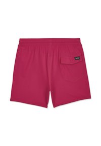 Shorts de bain rouges avec une ceinture élastique et une poche arrière avec rabat et petite étiquette de marque noire.