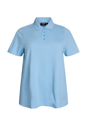Lichtblauw poloshirt met korte mouwen, kraag en vier knopen, losse pasvorm, met het label "FLASH by Street," medium maat.