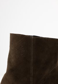 Topshop Korolliset nilkkurit - khaki
