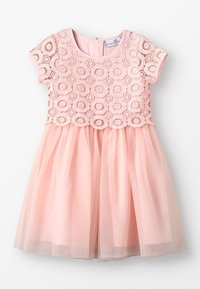 Kort rosa klänning med spets-bygelformad bodice och genomskinlig tyllkjol, korta ärmar och rund halsringning.