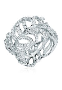 Srebrn prstan z zapletenim listnatim vzorcem, ki vsebuje razporejene prozorne gemstone za sijaj. Strukturirano odprto delo dodaja globino in teksturo.