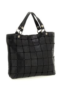Borsa tote in pelle nera con motivo a quadrati testurizzati. Presenta doppi manici superiori e dettagli in metallo argentato. Design strutturato.