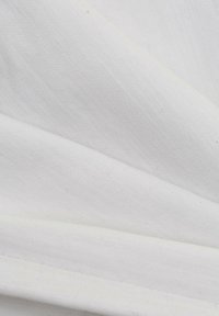 Esprit Jean droit - white