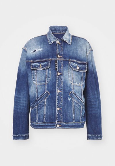 Veste en denim dans différentes nuances de bleu avec une forme structurée, des détails déchirés, une fermeture à boutons, quatre poches et un col classique.