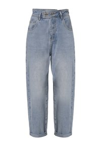 Jeans de mezclilla azul claro con una cintura alta, dos bolsillos delanteros, puños enrollados y cierre de doble botón. Presenta un lavado desvanecido y costuras sutiles.