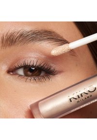 KIKO Milano GOLDEN OASIS RADIANT EYESHADOW - Ögonskugga - perfect gold