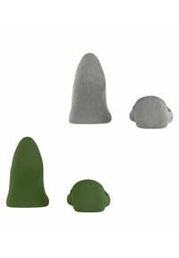 Twee paar naadloze gebreide sokken in grijs en olijfgroen. Elk paar heeft een gladde textuur en een taps toelopend ontwerp met een ronde teen.