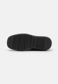 HUGO MEGHAN - Bottines à plateau - black