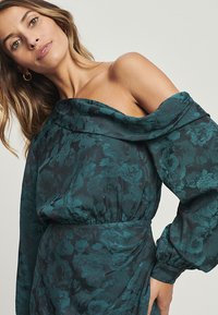 TUSSAH NYLAH - Denné šaty - emerald jacquard