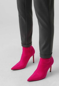 Vero Moda VMMAYA SOLID PANT - Broek - asphalt
