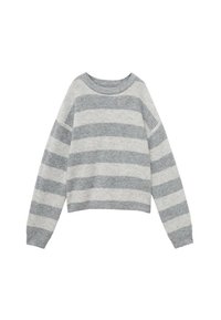 Grå och vit randig tröja med rund halsringning och långa ärmar, tillverkad av ett mjukt stickat material, har en avslappnad passform.