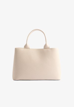 Beżowa torebka skórzana o teksturze z dwoma zaokrąglonymi uchwytami, prostokątny kształt i prosty, minimalistyczny design na białym tle.