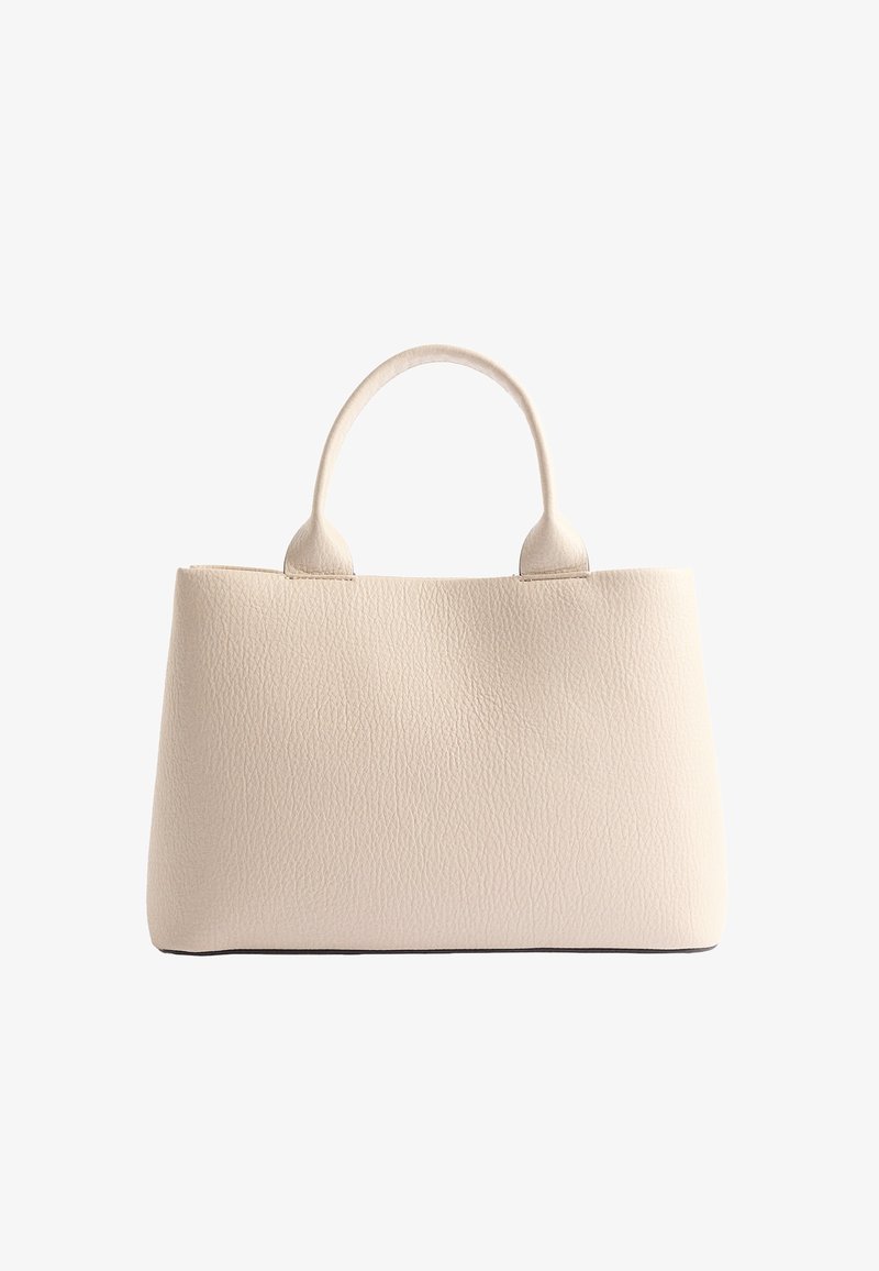 Beżowa torebka skórzana o teksturze z dwoma zaokrąglonymi uchwytami, prostokątny kształt i prosty, minimalistyczny design na białym tle.