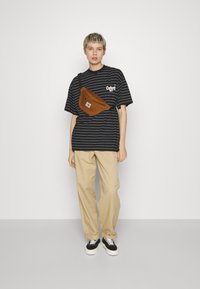 Carhartt WIP COLLINS beżowy