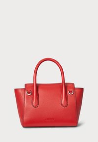 Borsa a tracolla rossa in pelle con manici arrotondati, forma strutturata, finitura testurizzata e dettagli in metallo argentato. Presenta un logo impresso sul lato.
