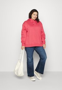 Nike Sportswear Sweatshirt com capuz - archaeo pink/white
