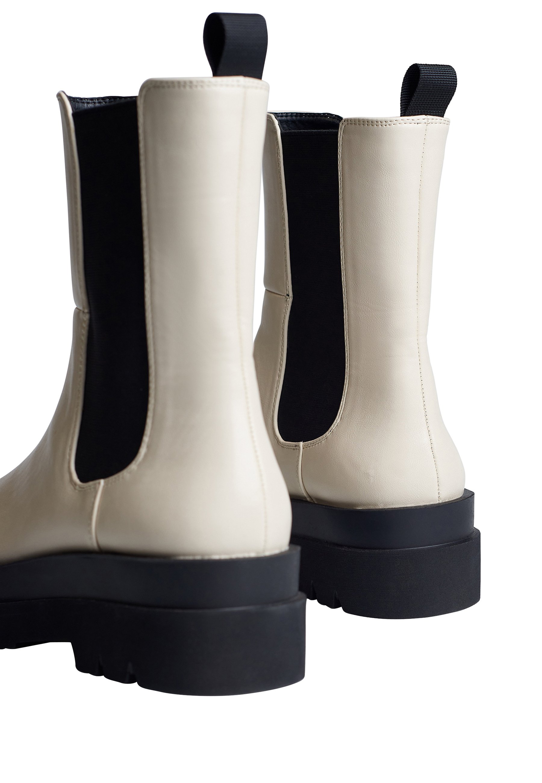 Bota Beige Weekend by Tricot - Compra Ahora | Dafiti Chile