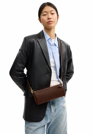 COACH, BARREL BAG . - Sac bandoulière - b dark chocolate