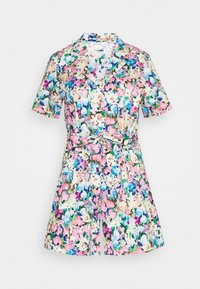 Kwiatowa krótka sukienka z kołnierzykiem, krótkimi rękawami i dopasowaną talią. Posiada kolorowy wzór w odcieniach różu, niebieskiego i zielonego.