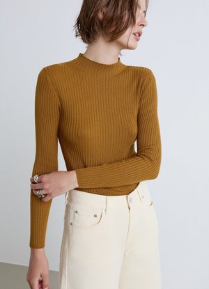 Calliope, T-SHIRT TINTA UNITA - Strickpullover - senape