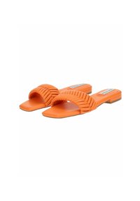 Steve Madden A ZOCCOLO - Sandalias planas - orange 575