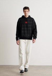 HUGO DALLY - Sweat à capuche - black