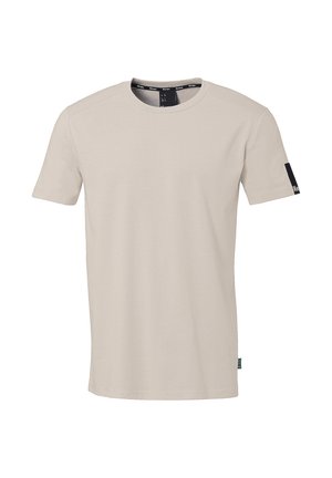 Beige T-shirt met korte mouwen en ronde hals met een klein zwart logolabel op de linker mouw en een binnenlabel in de kraag.