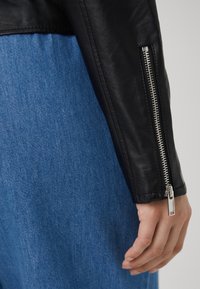 VILA Giacca in similpelle - black