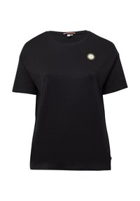 Schwarzes Baumwoll-T-Shirt mit Rundhalsausschnitt, kurzen Ärmeln und einem kleinen goldenen Sonnenstrahl-Logo auf der linken Brust. Glatte Textur, entspannter Schnitt.
