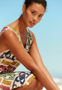 Next SLOUCH MIDI AND SLEEVELESS V-NECK REGULAR FIT - Rochie din jerseu - print