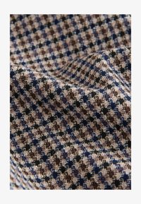 Next REGULAR FIT - CHECK BARREL TAILORED - Kalhoty - brown/hnědá ...