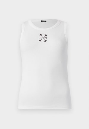 Weißes Tanktop mit ribbeliger Textur, rundem Halsausschnitt und schwarzem gesticktem Logo in der Mitte, verziert mit Schmetterlingsakzenten.
