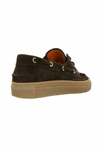 Donkergroene suède sneakers met een lage profiel, vetersluiting, ronde neus en een gumrubberen zool. Voorzien van metalen oogjes en gestikte accenten.