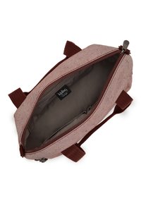 Rød og beige bordeauxmønstret taske med lynlås, to korte håndtag og en glat, grå inderside. Sort logo synligt.