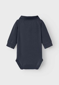 Body z dolgimi rokavi v temno sivi barvi, izdelan iz mehkega blaga s polo ovratnikom, zasnovan za dojenčke, z zapenjanjem na dnu.