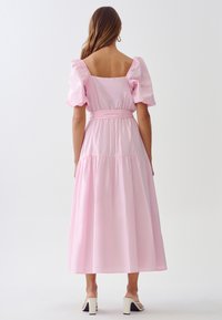 TUSSAH JANIE MIDI - Dnevna haljina - pale pink