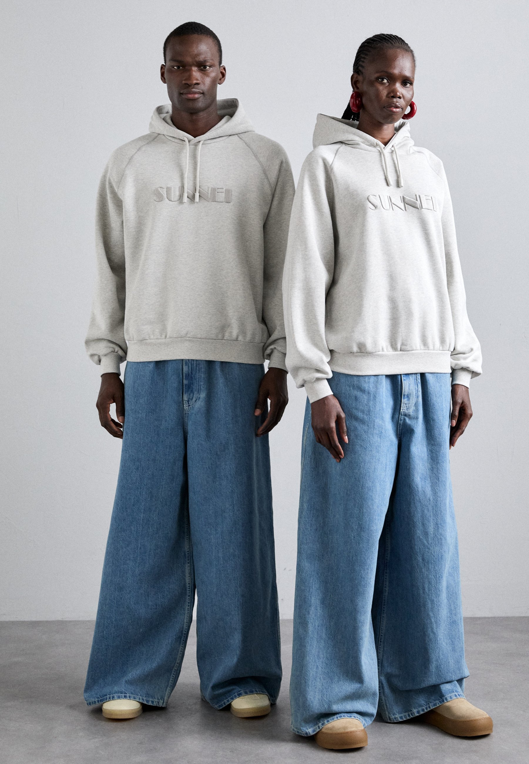 【SUNNEI】Logo Embroid Hoodie/追跡可能/全国送料無料 Sunnei HOODIE BIG LOGO EMBROIDERY UNISEX - Hoodie - light