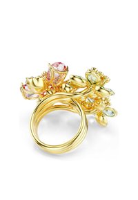 Anello floreale in oro con gemme rosa e verdi, progettato con intricati fiori e una banda elegante, enfatizzando l'eleganza e la bellezza.