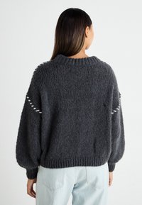 Vero Moda VMFENG O NECK  - Strikkegenser - asphalt