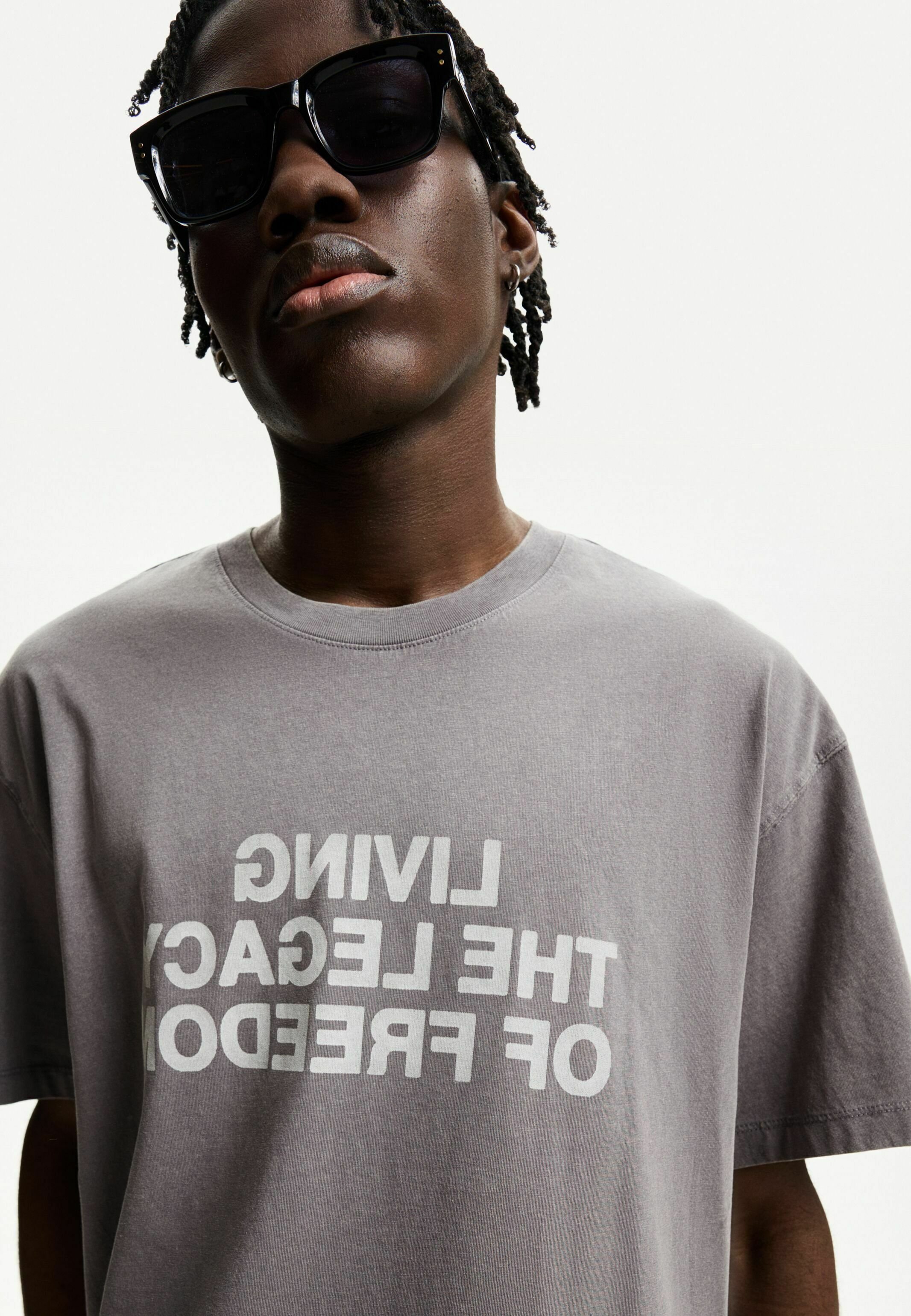 ★ドイツ発*BERSHKA*新作*OFFSIDEメッシュTシャツ/GREY★ Bershka メッシュ カーキ Tシャツ - メルカリ