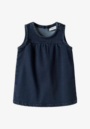 Navy zīdainā kleita bez piedurknēm ar apaļu kakla izgriezumu, savāktām detaļām priekšpusē un gludu apdari. Audums izskatās maigs un viegls.