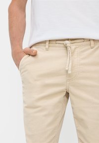 camel active RELAXED FIT - Shorts - oatmeal