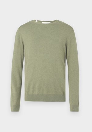 Svijetlozeleni pulover s okruglim izrezom i dugim rukavima, rebrasti rukavi i donji rub. Mekana tekstura, minimalistički dizajn, bez vidljivih uzoraka ili akcenata.