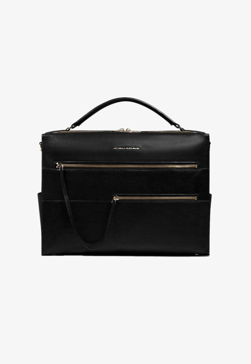 Zwarte leren aktetas met meerdere met rits afgesloten vakken, een handvat aan de bovenkant en een afneembare schouderriem. Heeft hardware-accenten in goudkleur.