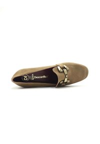 Merisell APLIQUE METÁLICO DESCANFLEX (MOD: 30900) - Zapatos sin cordones - taupe