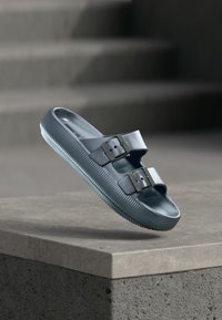 Δεν επιλέχθηκε, gunmetal